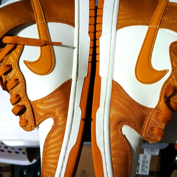 Nike Dunks - Picture 1 of 5